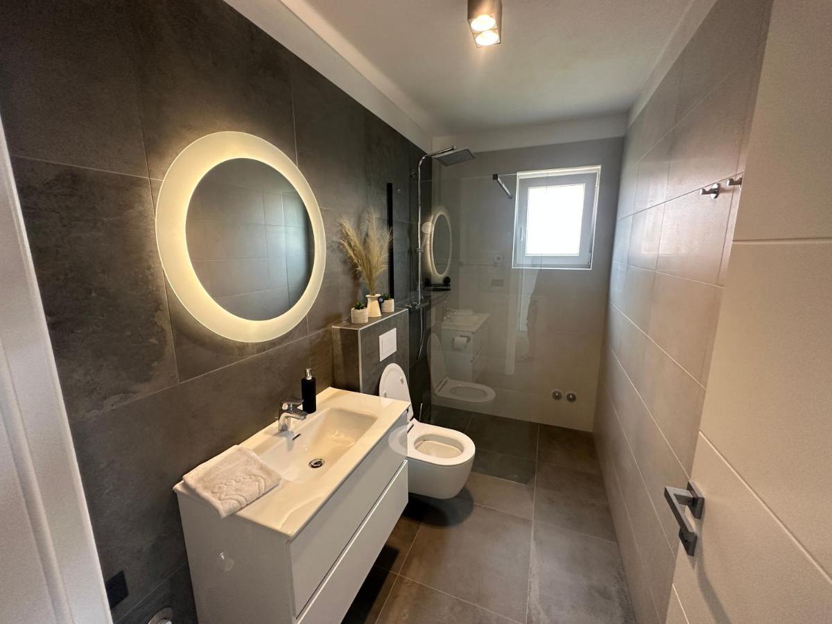 Apartments Pina Корнич Экстерьер фото